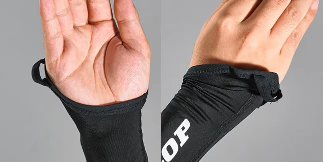 装着する際はフックを引っ張りすぎないように、装着してください