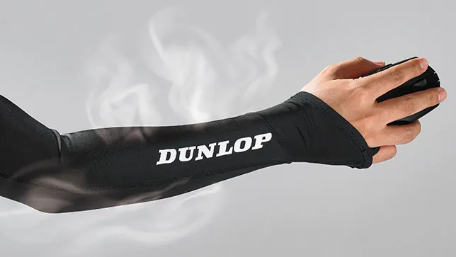 吸水速乾素材が 長時間のプレーを快適に