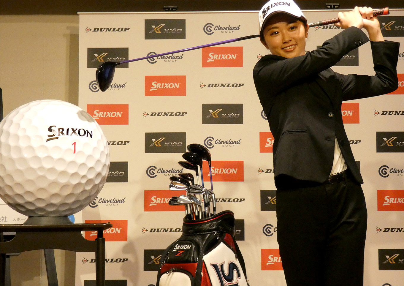尊敬されるゴルファー をめざして 安田 祐香プロ ダンロップとのゴルフ用品使用契約を発表 最新情報 Dunlop Golfing World