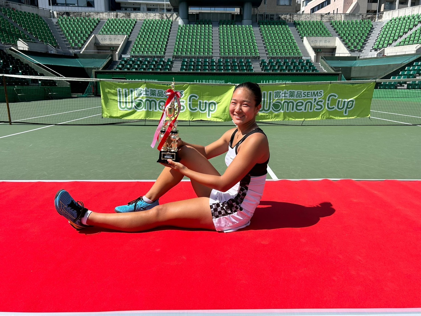 石井さやか選手が「富士薬品セイムス ウィメンズカップ」でシングルス