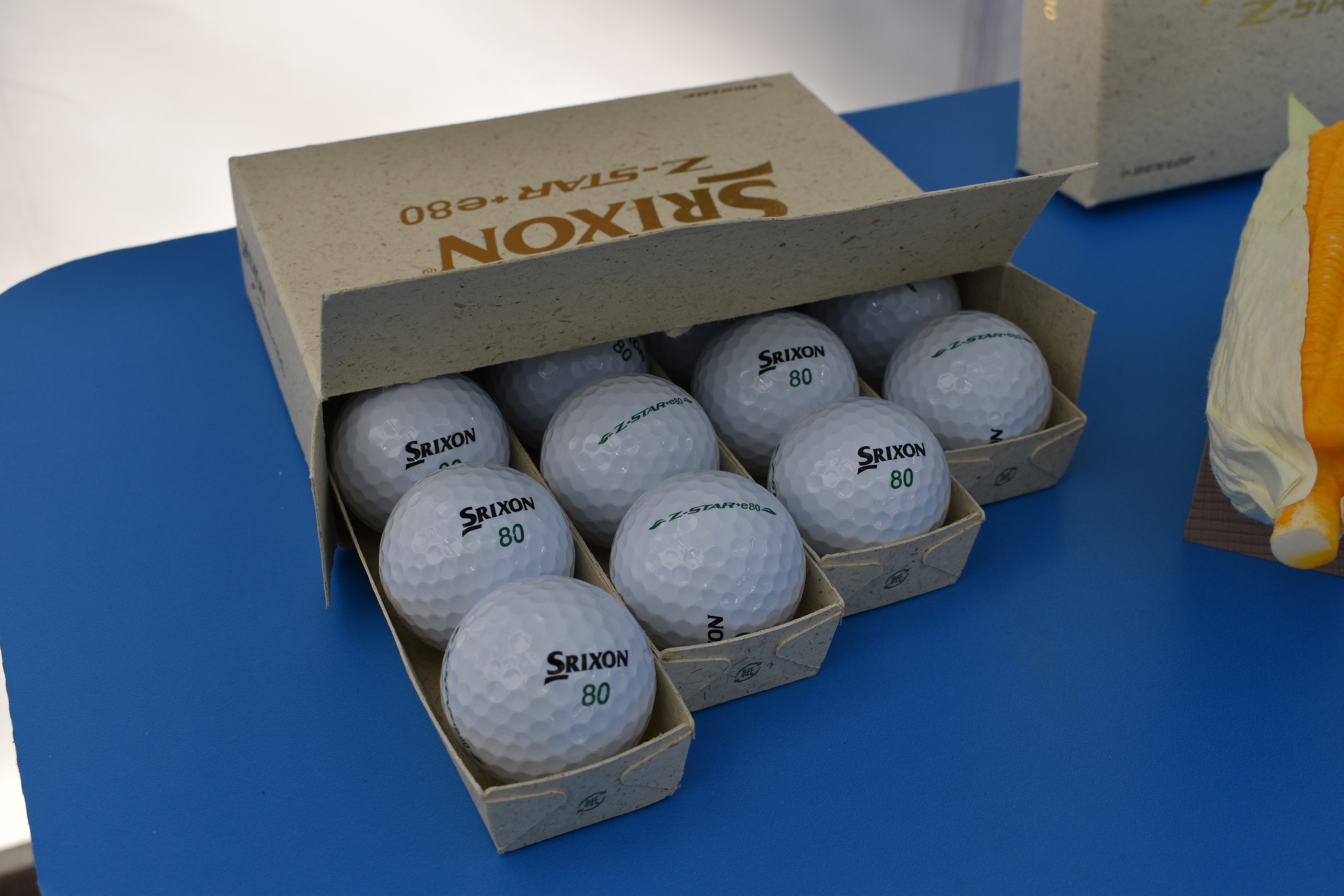 サステナブル原材料比率80％超えのNEWゴルフボールを展示 》SDGs達成に